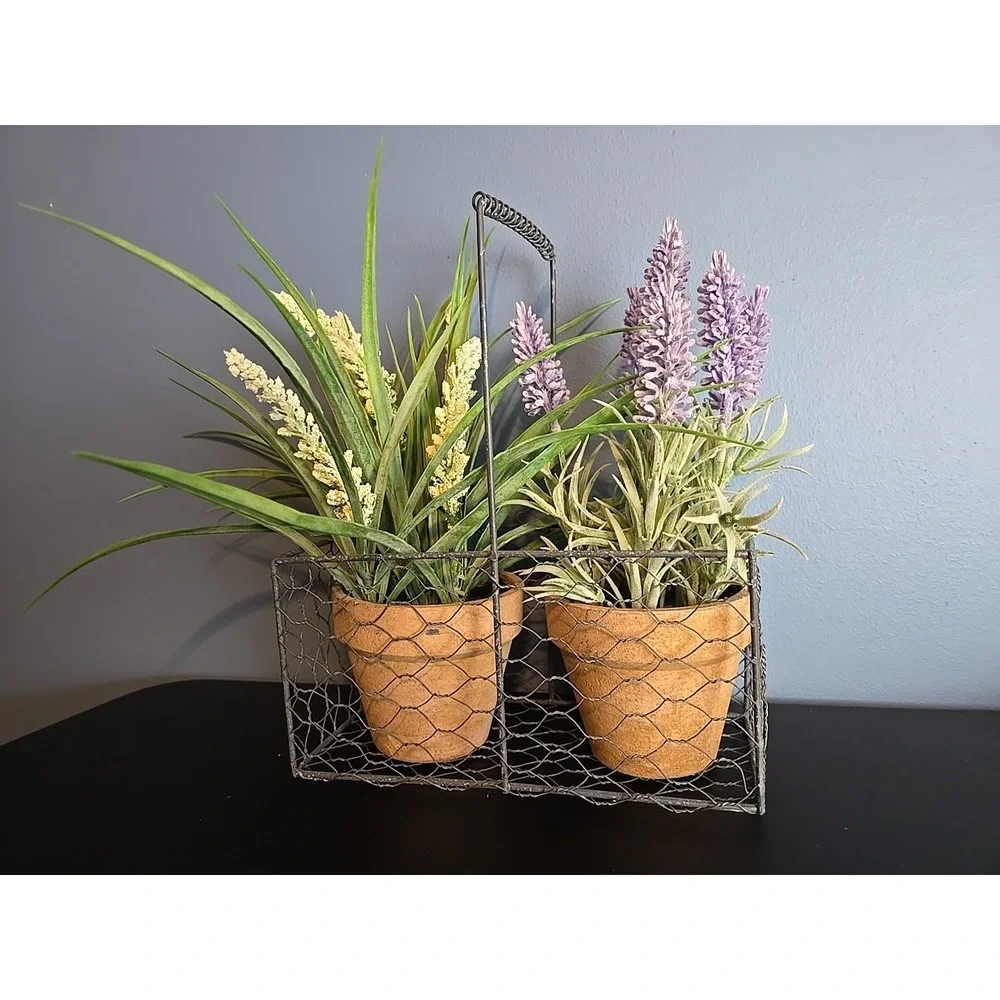 UNBRANDED EUC LAVENDER FAUX WIRED HOLDER‎ DECOR FLORAL
